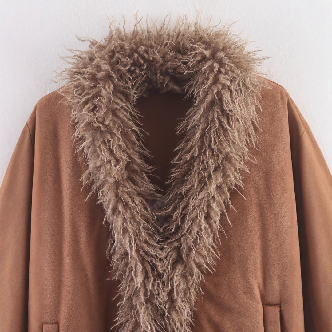 Ladies cozy suede jacket with fur collar Lune London