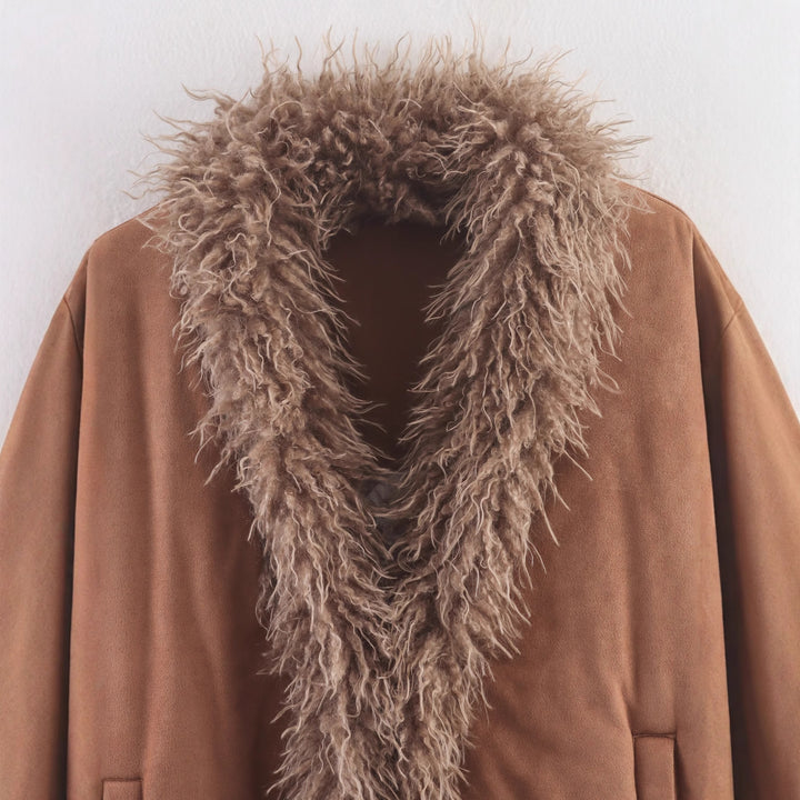 Ladies cozy suede jacket with fur collar Lune London