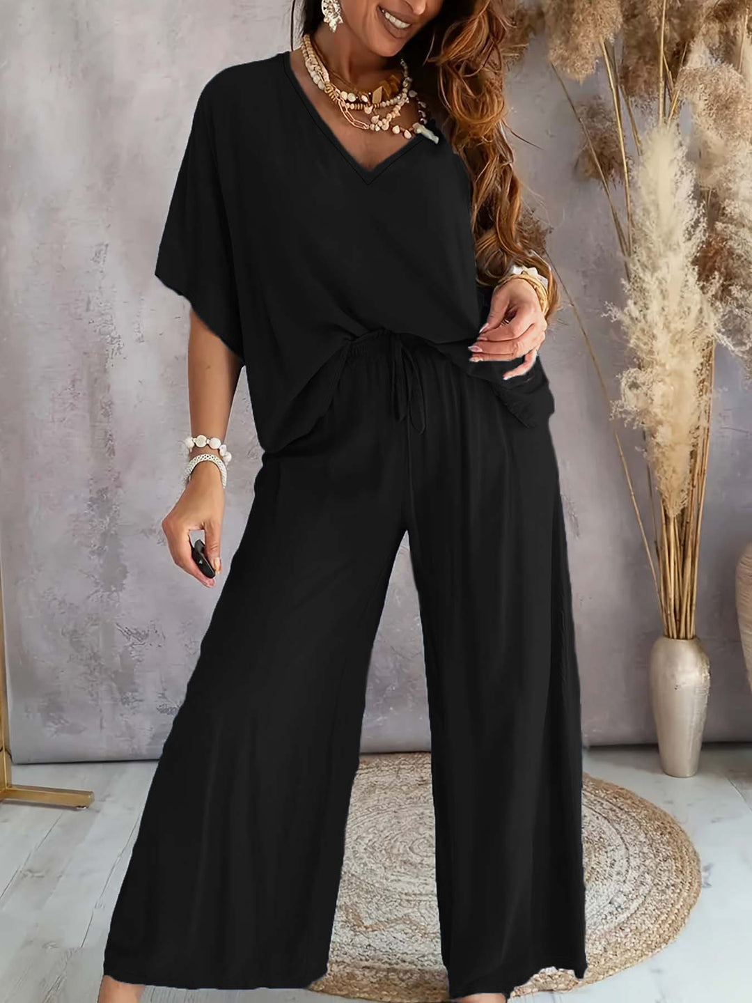 Tenue décontractée pour femmes composée d'un haut ample et d'un pantalon large Lune London