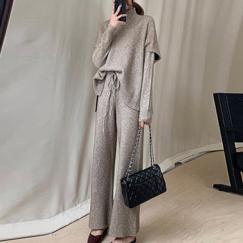 Casual knit set for women with a loose fit Lune London