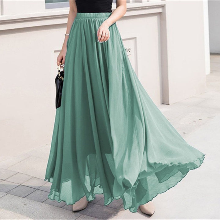 Long and flowing skirt for women with elastic waist and floating hem Lune London