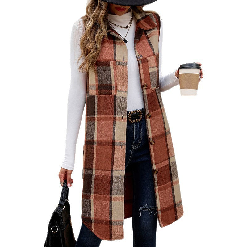 Lune London long sleeve women's cardigan with plaid pattern and practical pockets