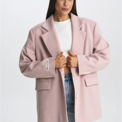 Elegant blazer for women in a modern cut with minimalist details Lune London