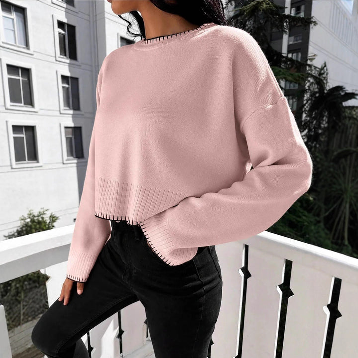 Casual knit sweater for women with contrasting seams and a short cut Lune London
