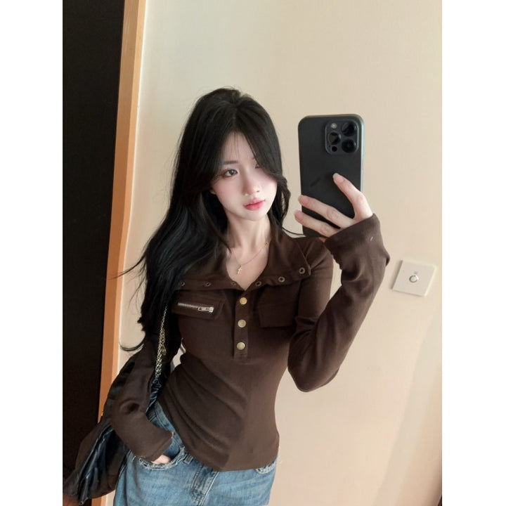 Women's long sleeve top with decorative button details Chic & Stil