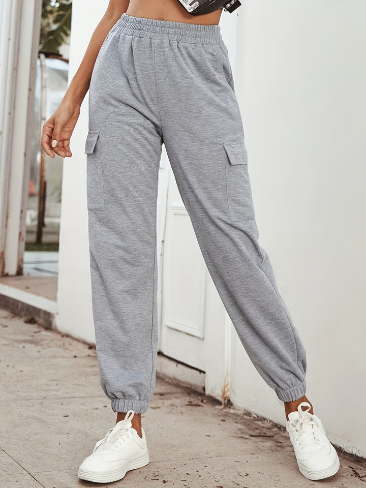Cargo pants for women with elastic waist and practical pockets Lune London