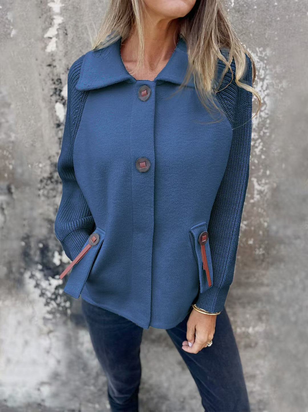 Women’s leisure jacket with structured design and practical pockets Lune London
