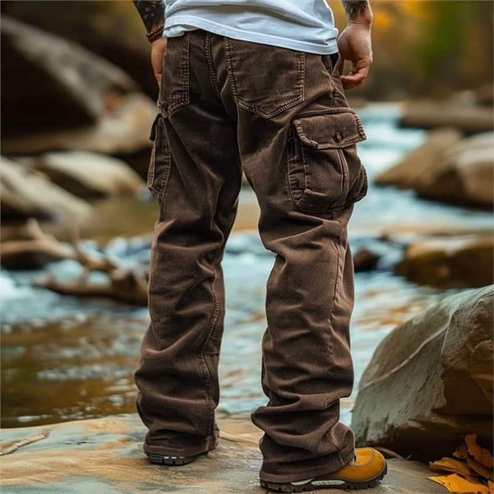 Practical Cargo pants for men with many pockets Lune London