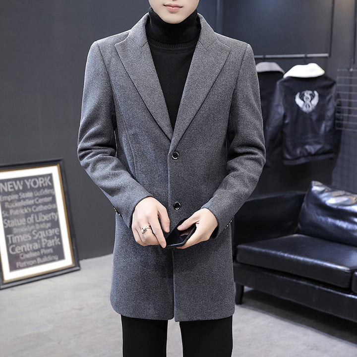 Elegant wool coat for men with modern cut and practical pockets Lune London