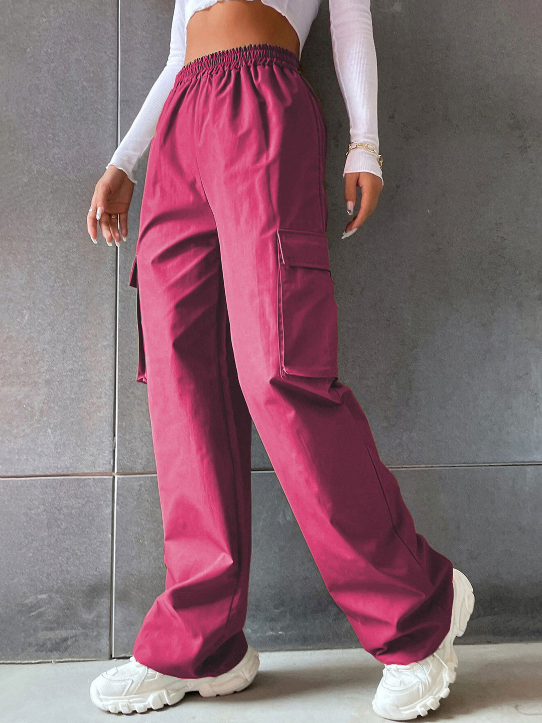Cargo pants for women with side pockets and elastic waistband Lune London