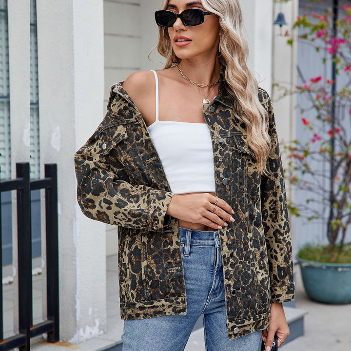 Denim jacket for women with trendy leopard design and a casual fit Lune London