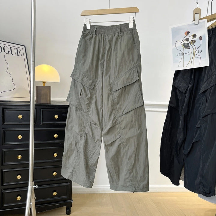 Pantalon cargo multifonctionnel pour femmes avec taille élastique et poches pratiques Chic & Stil