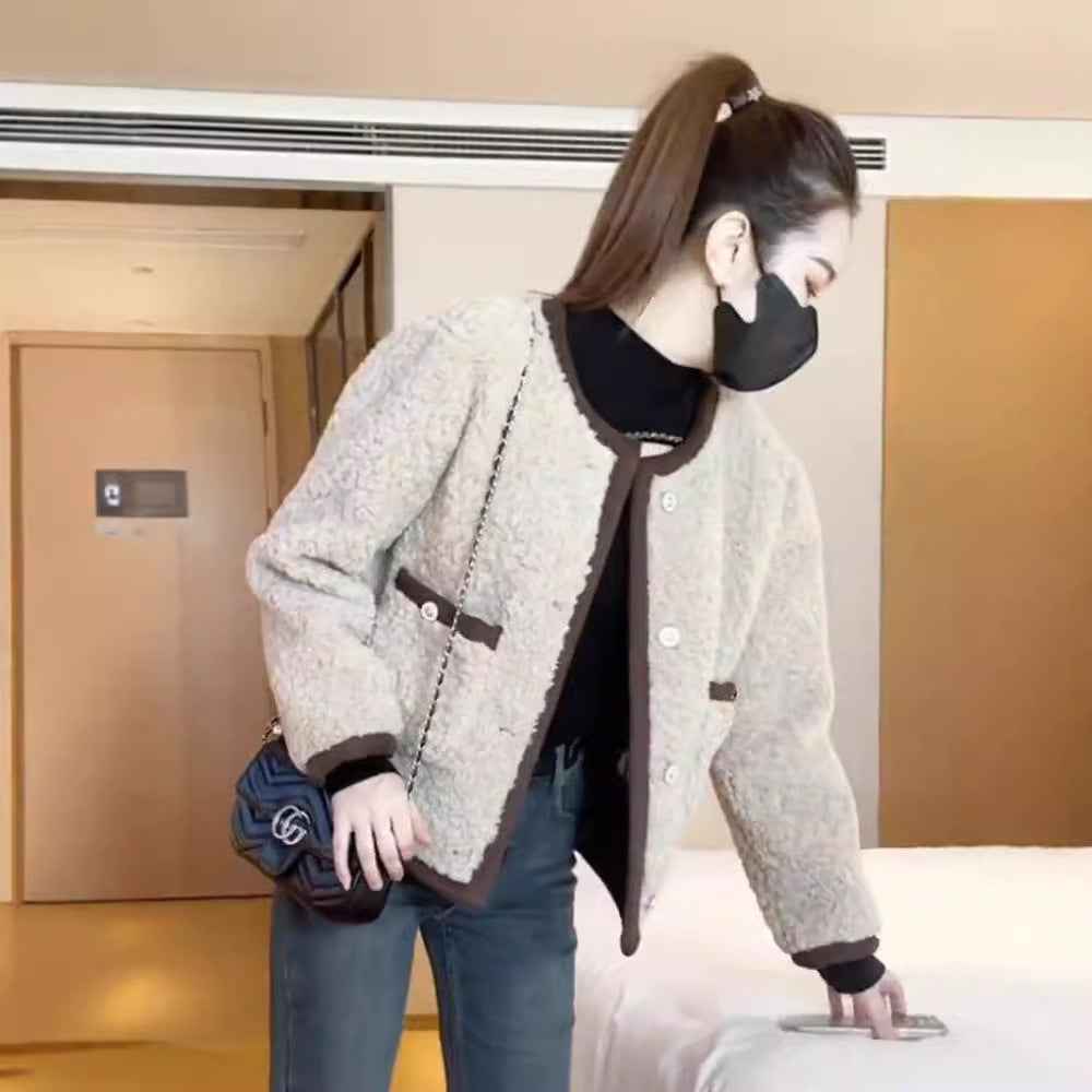 Veste teddy confortable pour femmes avec des détails de bouton pratiques Chic & Stil