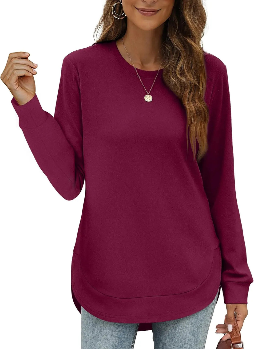 Casual women's long sleeve sweater with curved hem Lune London