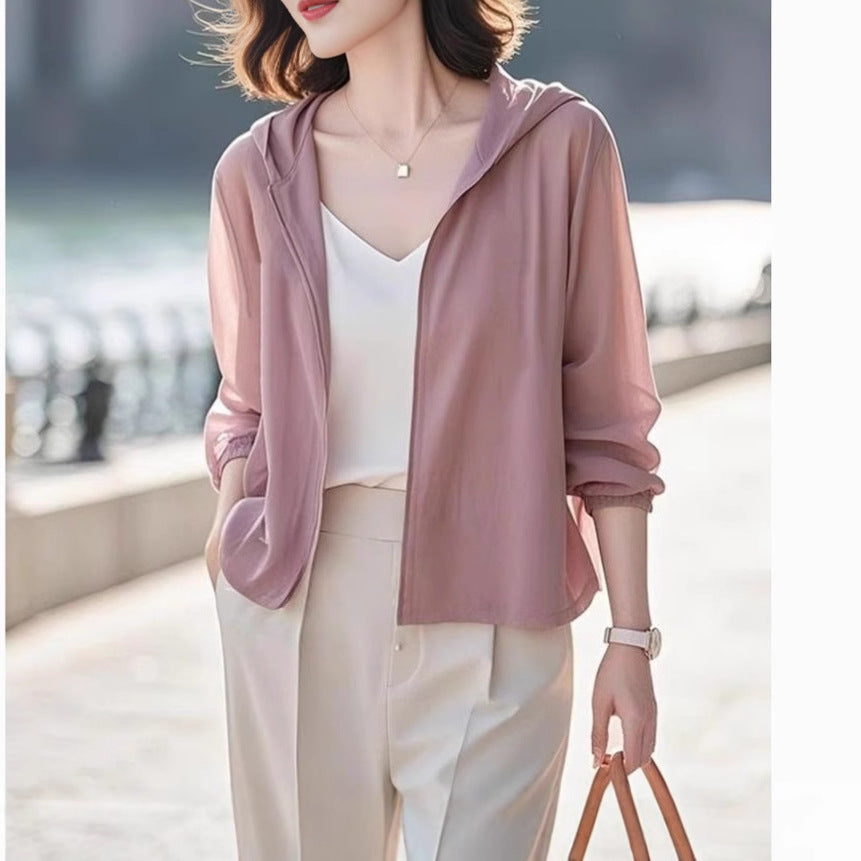 Veste de transition légère pour femmes avec capuche et fermeture éclair pratique Chic & Stil