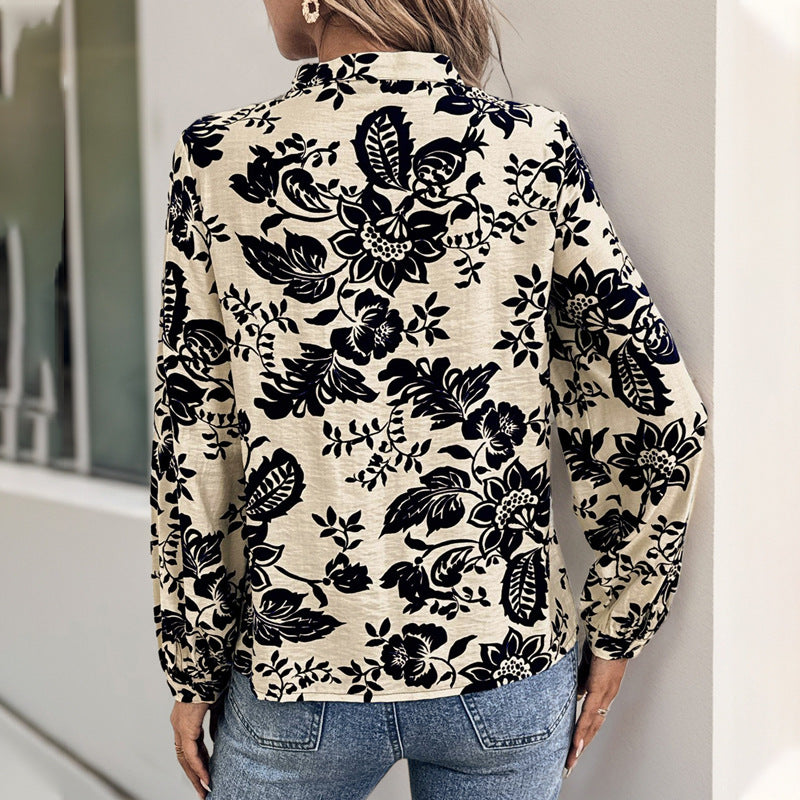 Women's blouse with floral pattern and decorative pleats Lune London