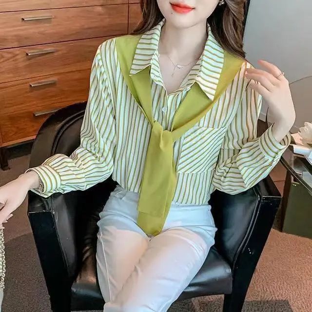 Blouse rayée femme avec col décontracté Chic & Stil