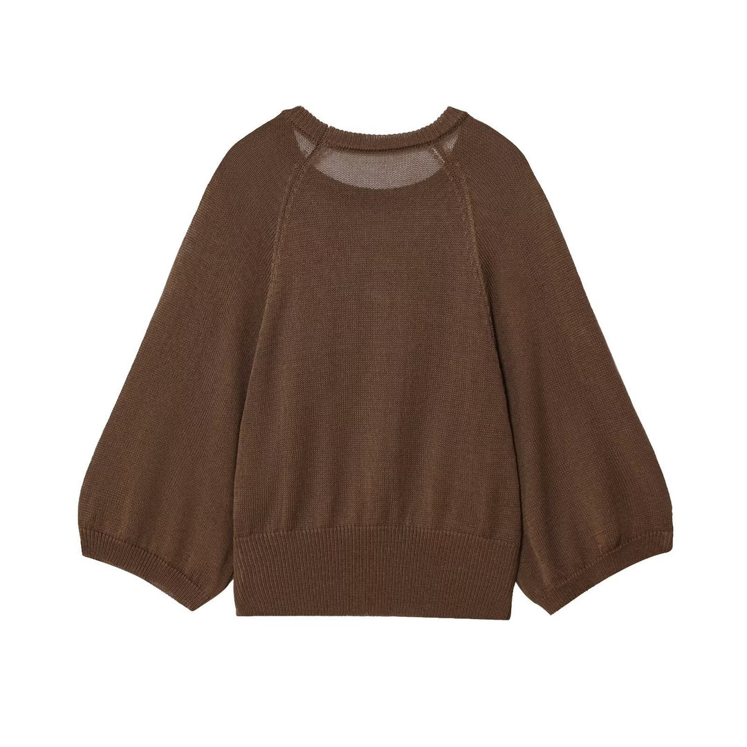 Casual sweater for women with straight sleeves and a round neck Lune London