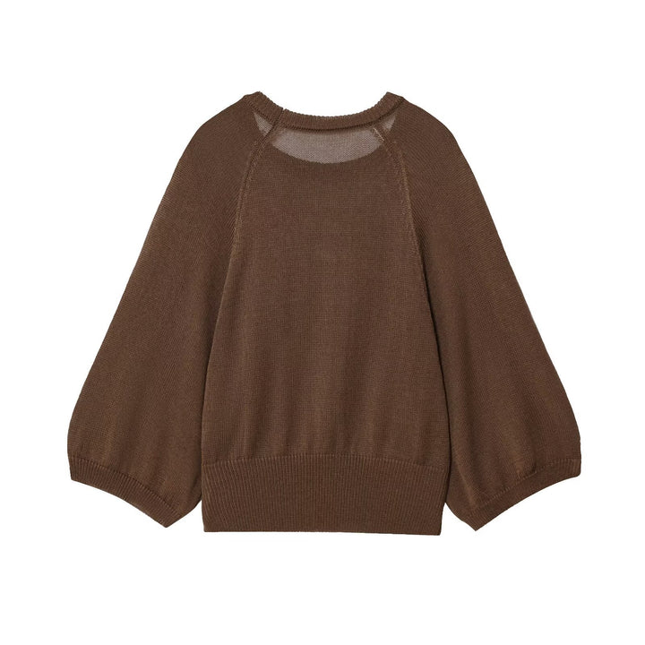 Casual sweater for women with straight sleeves and a round neck Lune London