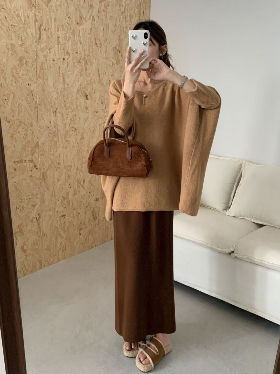 Sweater oversize en tricot pour femmes avec une coupe décontractée et des manches dramatiques Chic & Stil