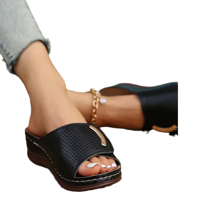 Breathable wellness slippers for women with ergonomic sole Lune London