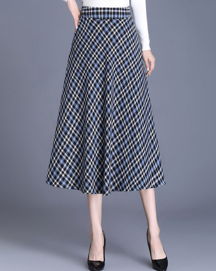 Midi skirt for women with an elegant checked design and fluid cut Lune London