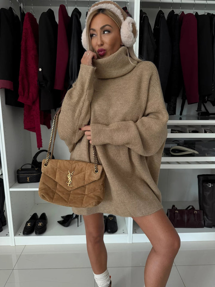 Oversized knitted sweater for women with high collar and soft material Lune London