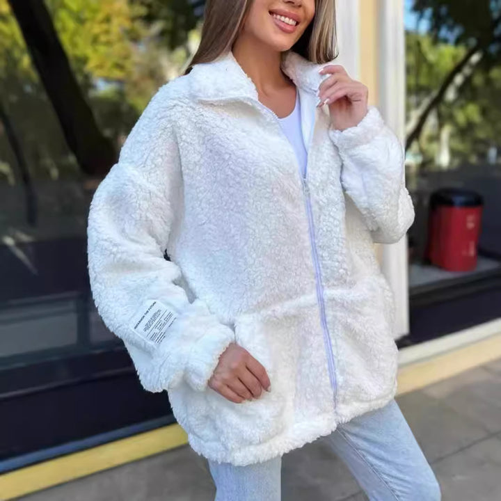 Comfortable fleece jacket for ladies with practical pockets and high collar Lune London