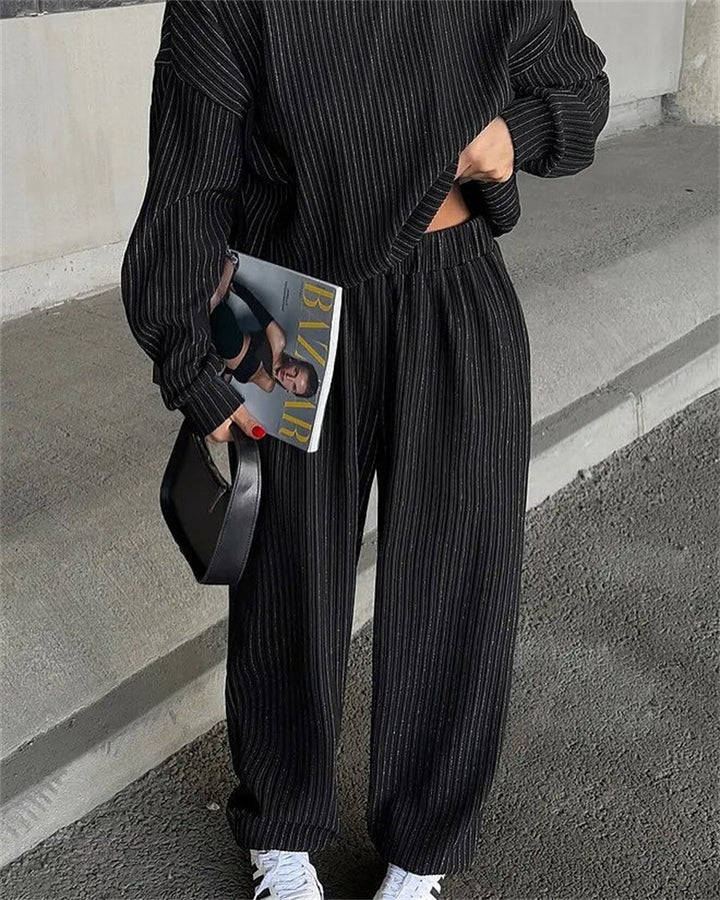 Casual and modern knit set for women with rib structure and wide leg Lune London