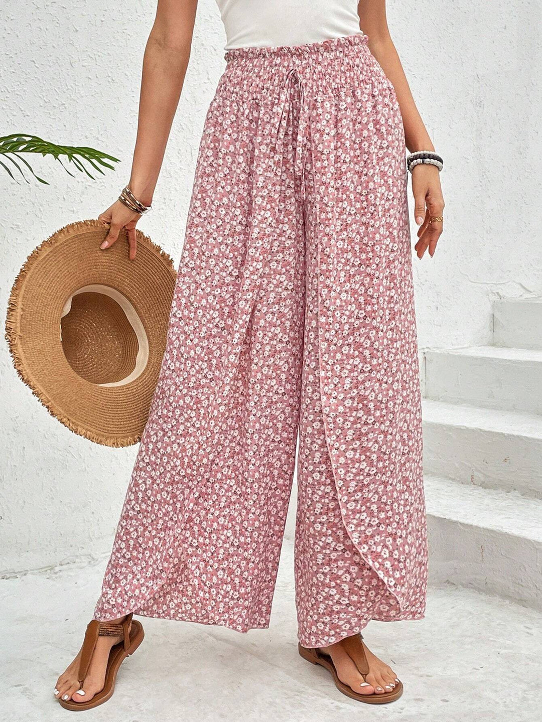 Summer palazzo pants for women with elastic waist and floral pattern Chic and Style