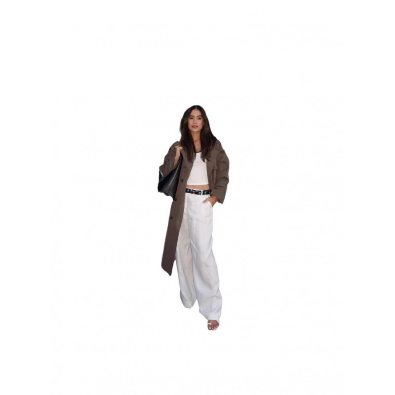 Elegant trench coat for women with modern details and a slim silhouette Lune London