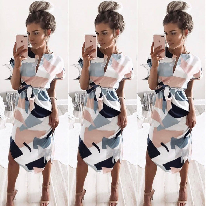 Robe midi femme avec motif géométrique moderne et nœud ajusté Chic & Stil