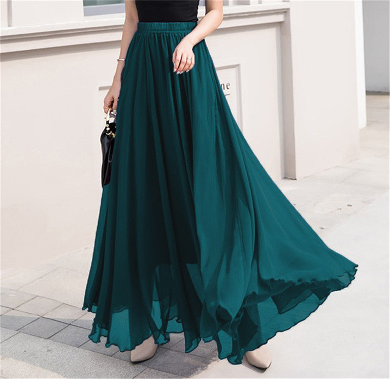 Long and flowing skirt for women with elastic waist and floating hem Lune London