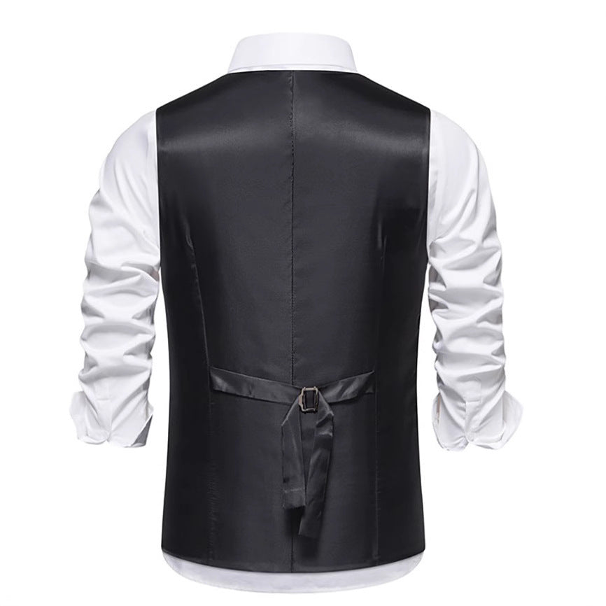 Elegant double-breasted vest for men with textured design Lune London