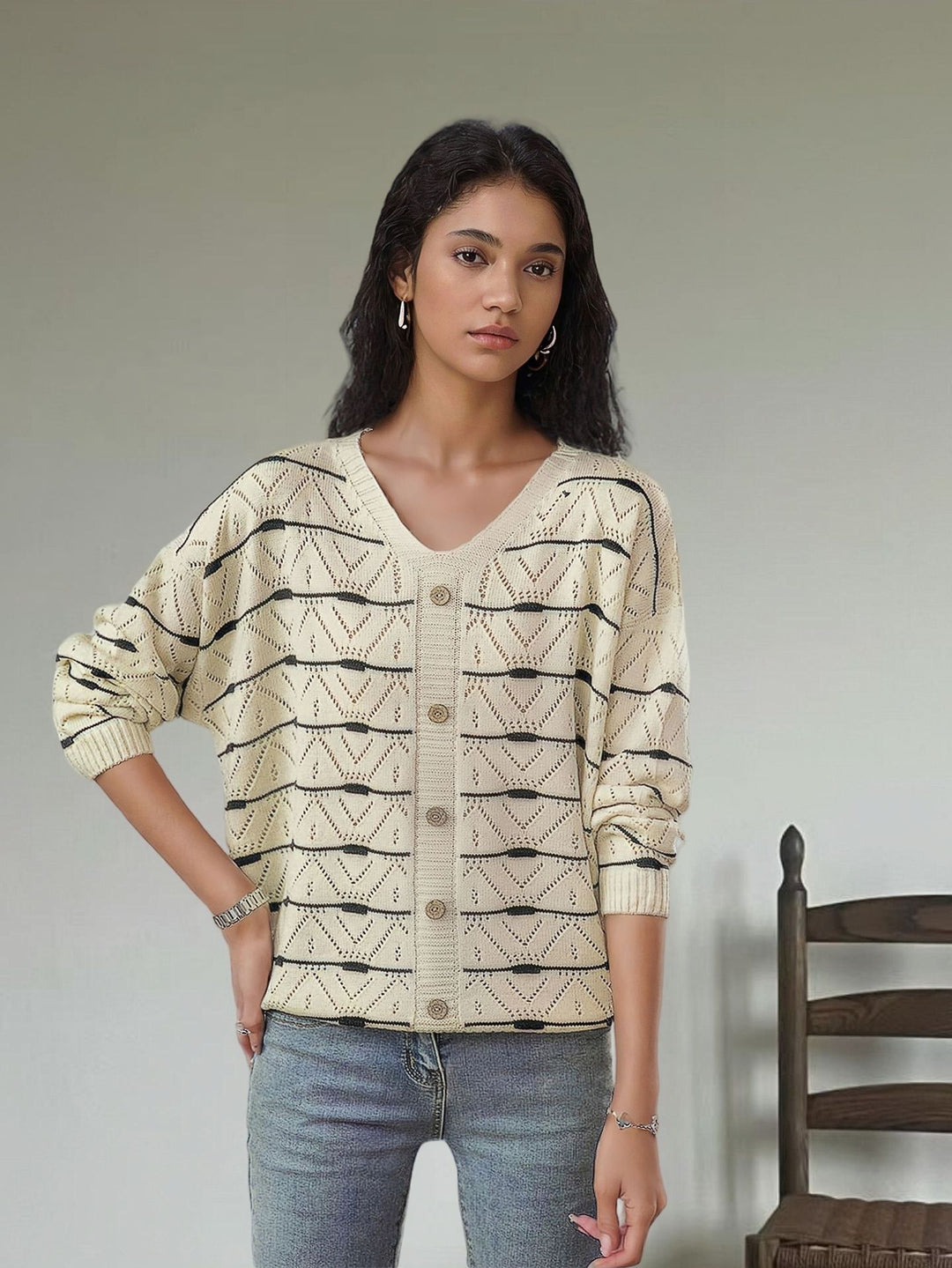 Knit jacket for women with an elegant V-neck and a fine Lune London pattern