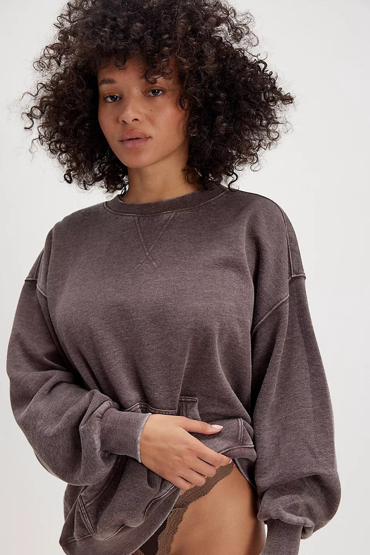 Oversized hoodie for women with kangaroo pocket and soft lining Lune London