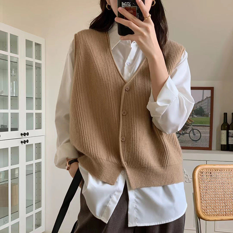 Gilet en maille pour femmes avec texture côtelée fine et détails de boutons classiques Chic & Stil