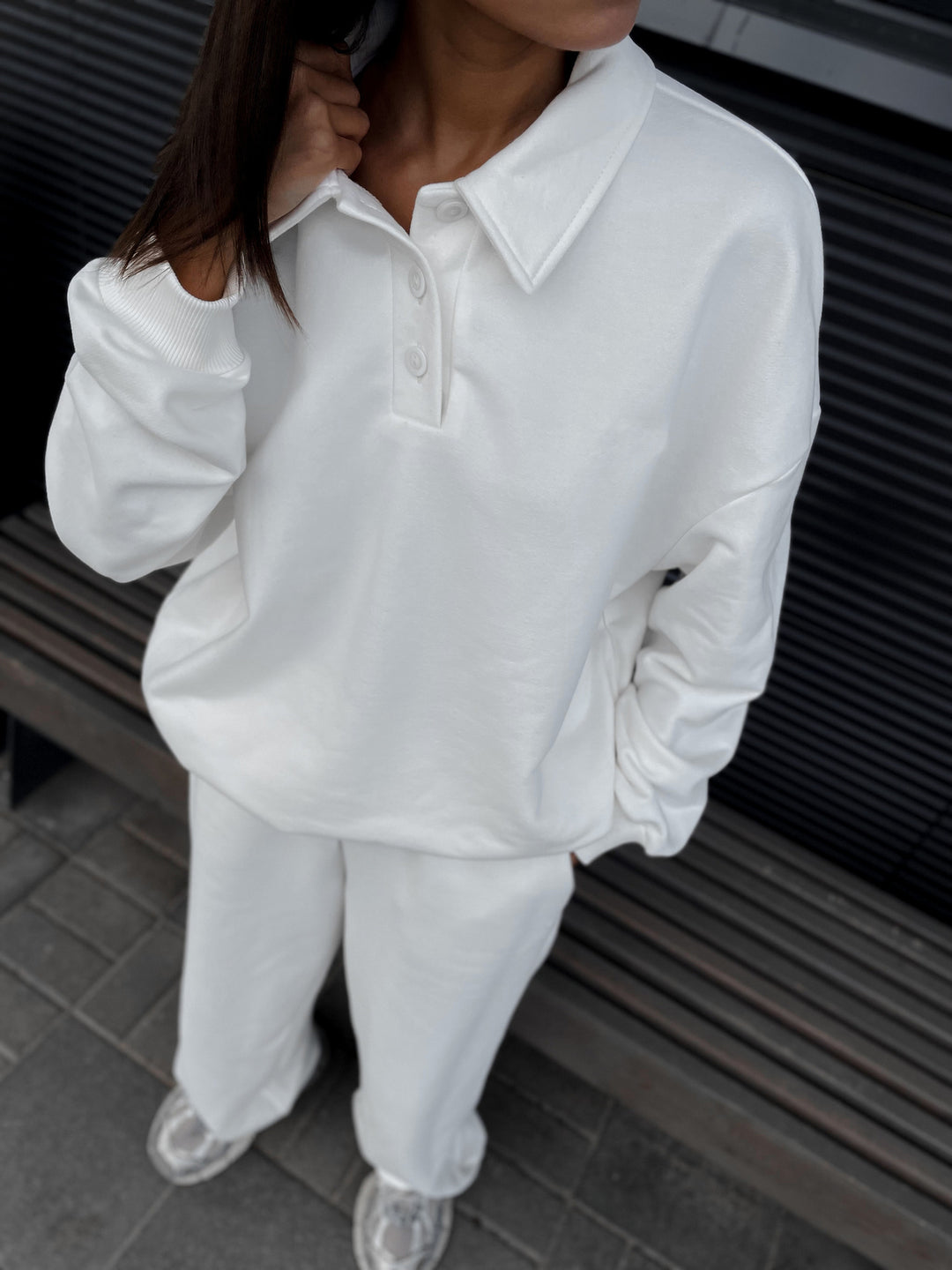 Casual women's sweater with button details and loose fit Lune London