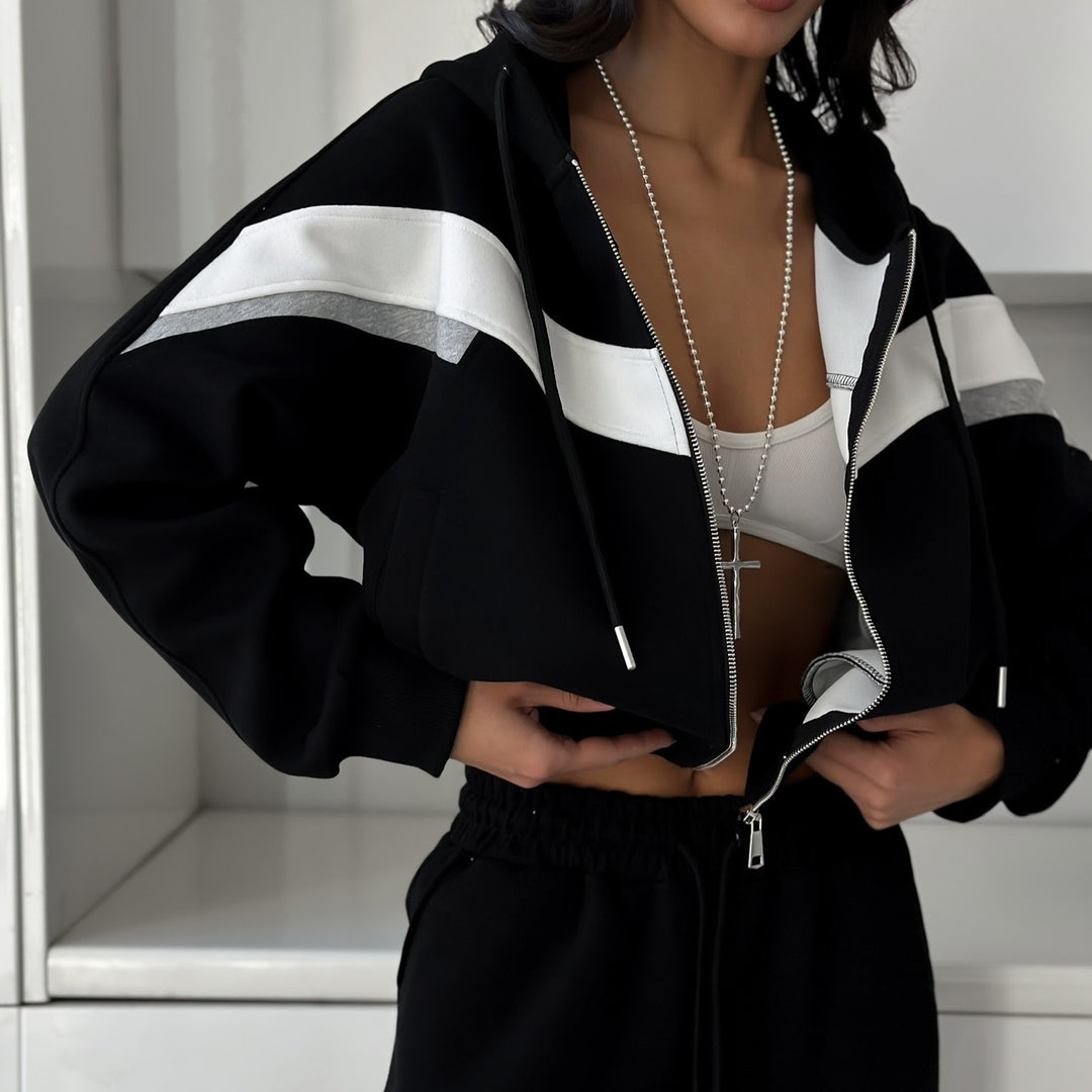 Sporty women's tracksuit with a modern cut and trendy accents Lune London