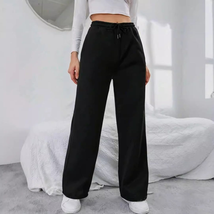 Wide and comfortable jogger pants for ladies with an elastic waistband and side pockets Lune London