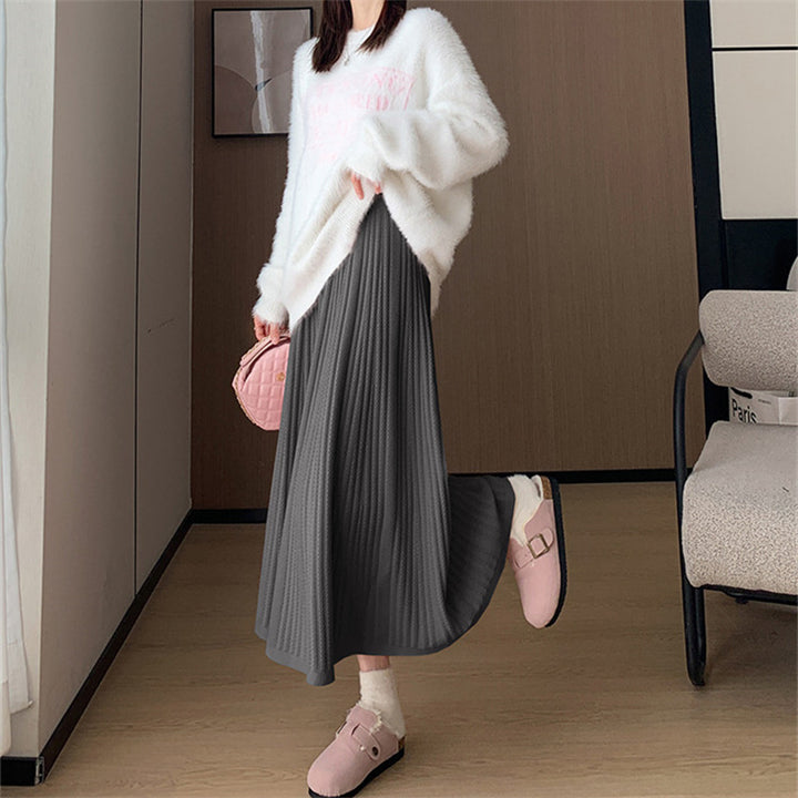 Maxi pleated skirt for women with elastic waistband and flattering draping Lune London