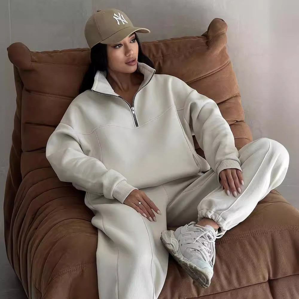 Sporty hooded jacket for women with high collar Lune London