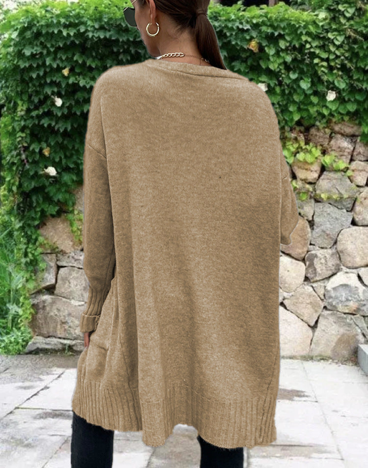 Knitted cardigan for women with a relaxed fit and large pockets Lune London