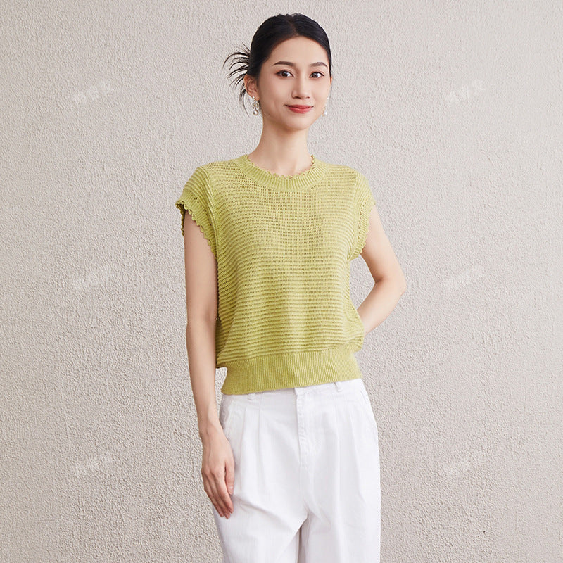 Top court à manches courtes en tricot pour femmes avec un motif texturé fin et des volants ludiques Chic & Stil