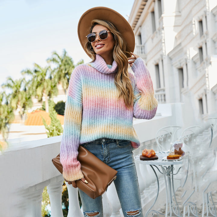 Pull tendance pour femmes avec col roulé large et un motif de vague coloré Chic & Stil