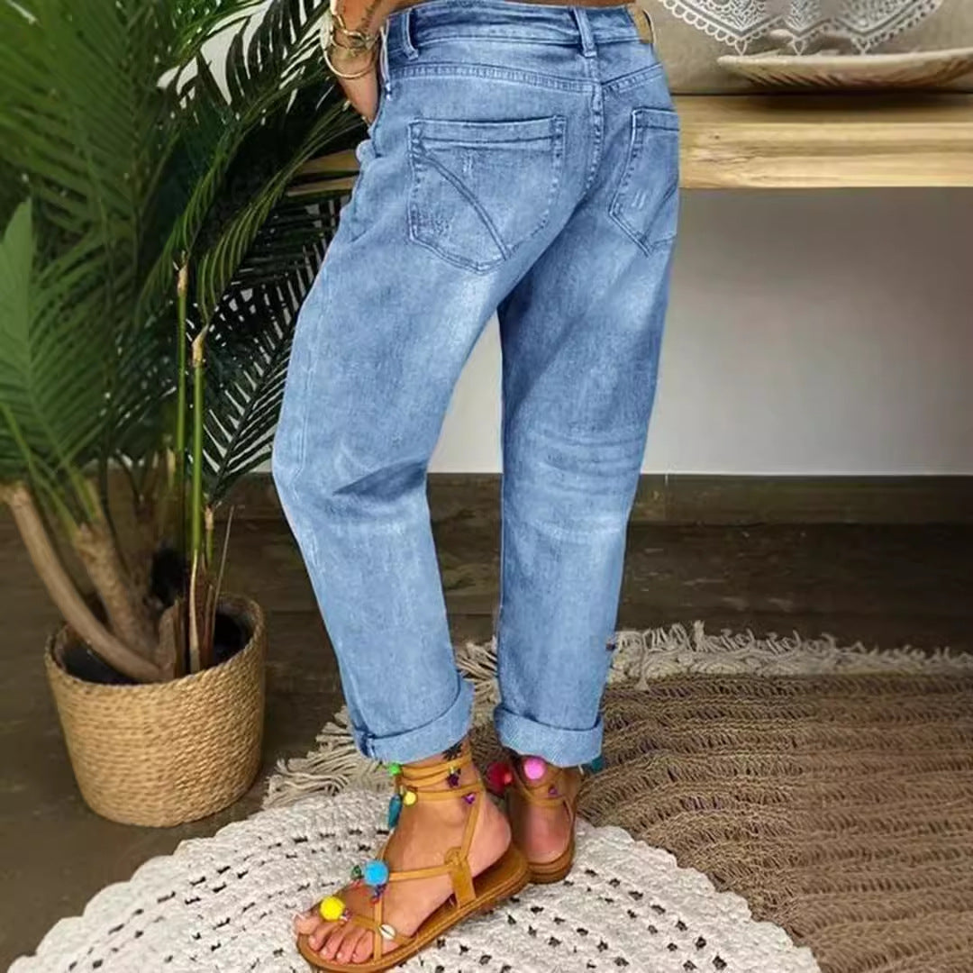 Women's Boyfriend Jeans with Button Closure and Distressed Details Chic Und Stil