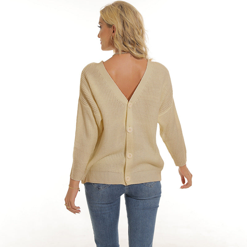 Woman cardigan with deep V-neck and button placket Lune London