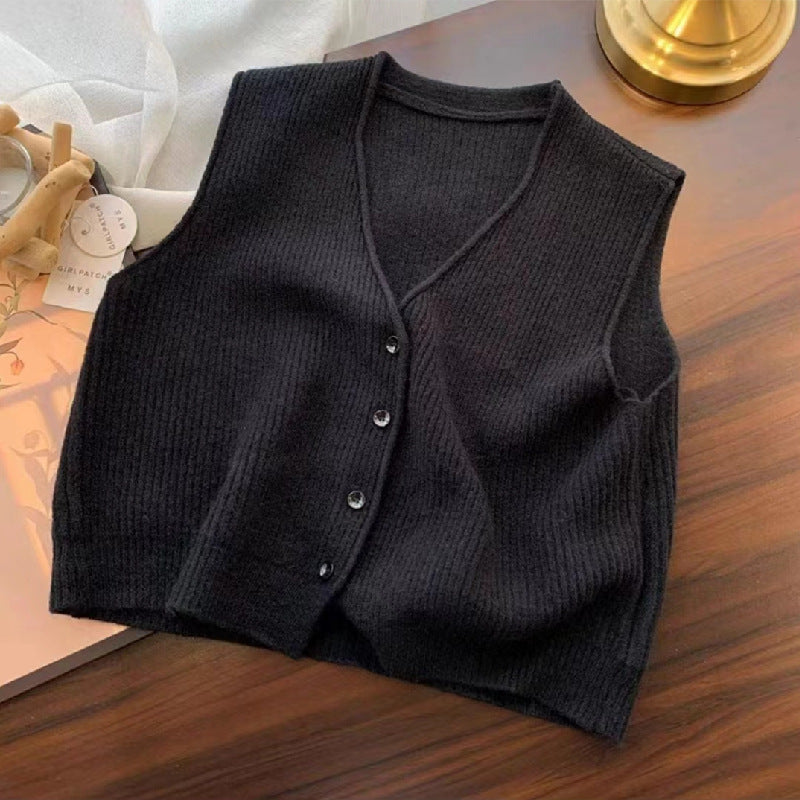 Knit vest for women with button placket and fine ribbed structure Lune London