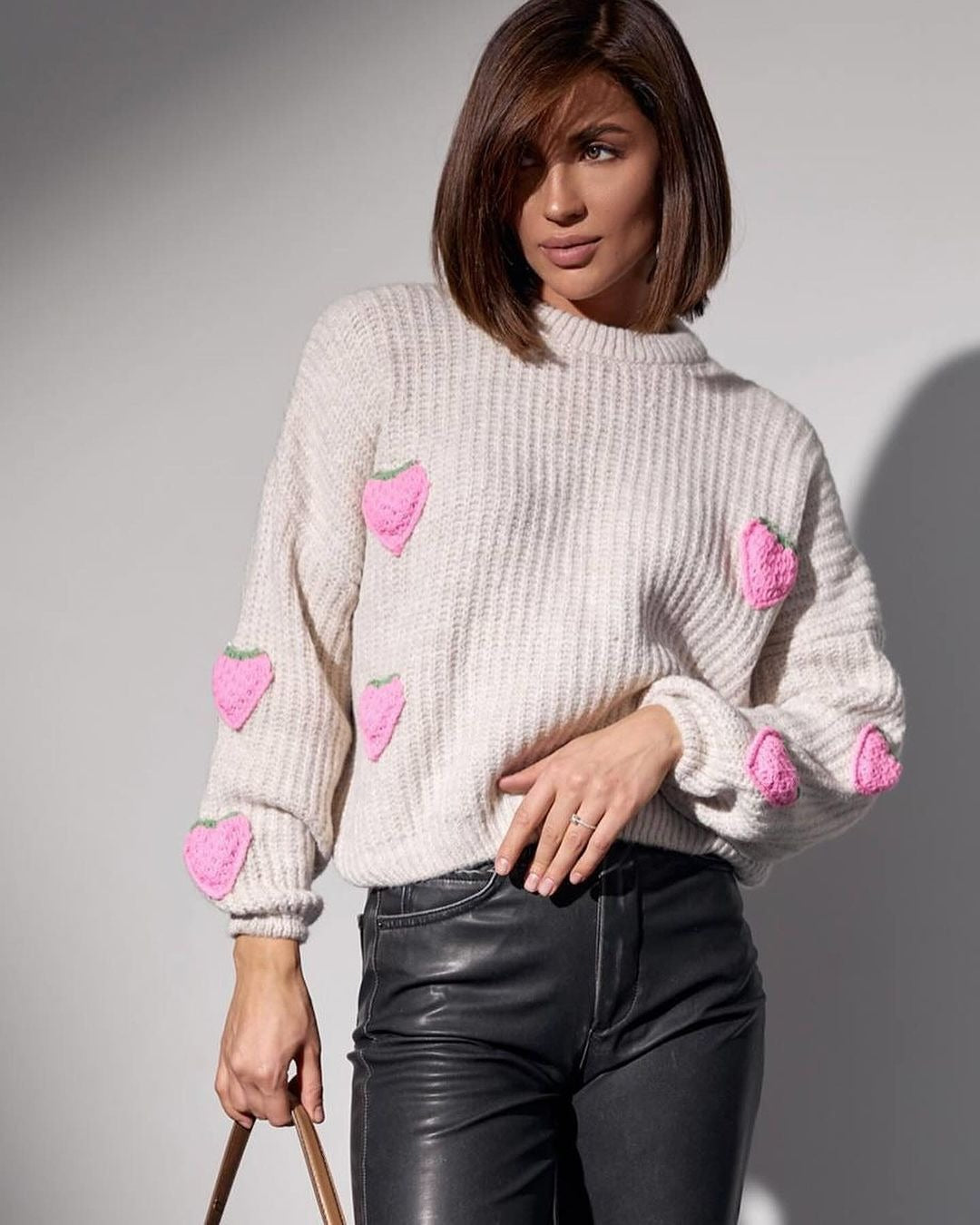 Sweater Women with unique heart-shaped design Lune London