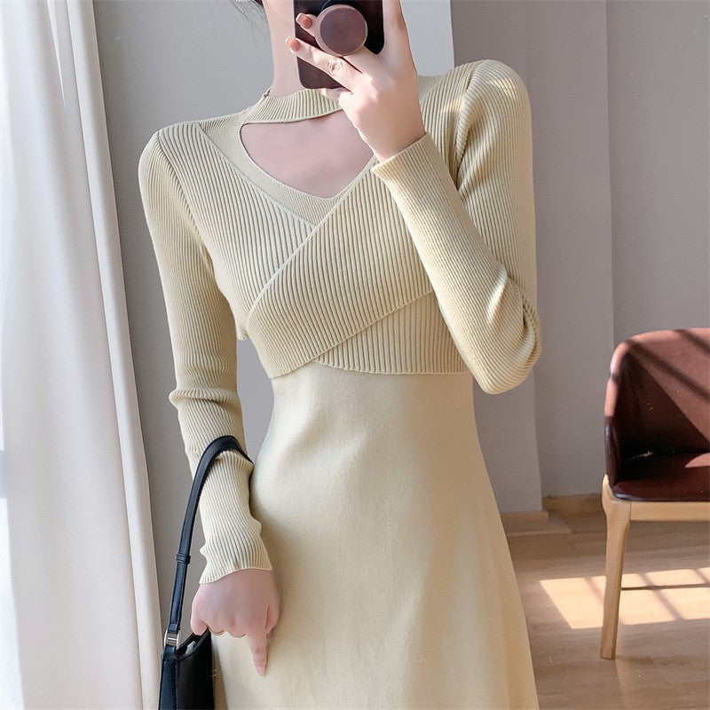 Robe tricotée pour femmes avec zone d'épaule ouverte et élégant décolleté en V Chic & Stil